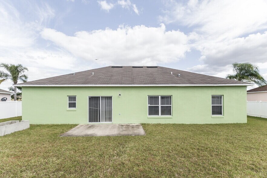Building Photo - 2863 Berkshire Cir