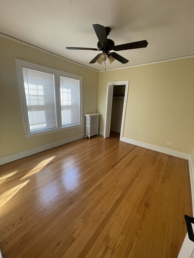 3rd room - 3047 N Lowell Ave