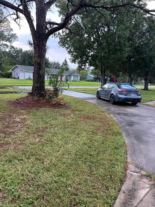 Building Photo - 935 34th Ave