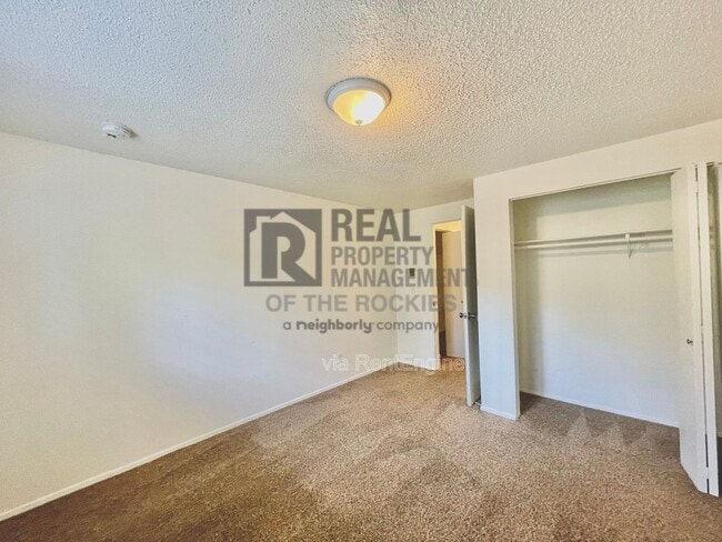 Building Photo - 2354 10th St SW