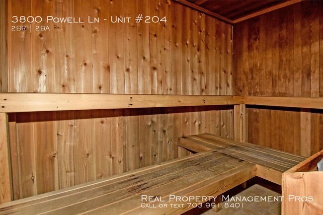 Building Photo - Spacious Condo in Peaceful Lakeside Plaza!