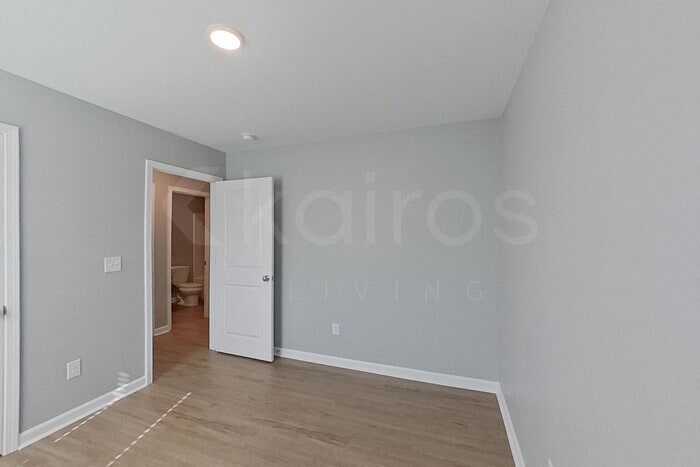 Building Photo - 133 Denise Dr