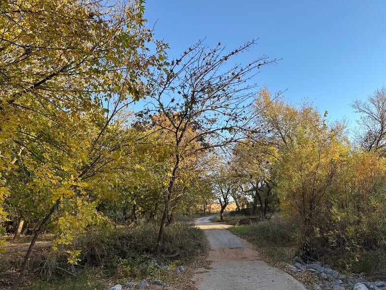 Building Photo - 13520 NW Cache Rd