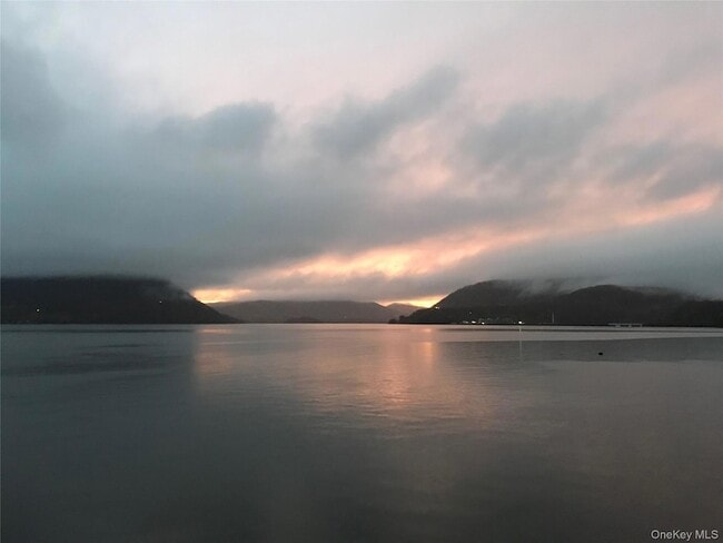 Building Photo - 403 Chateau Rive