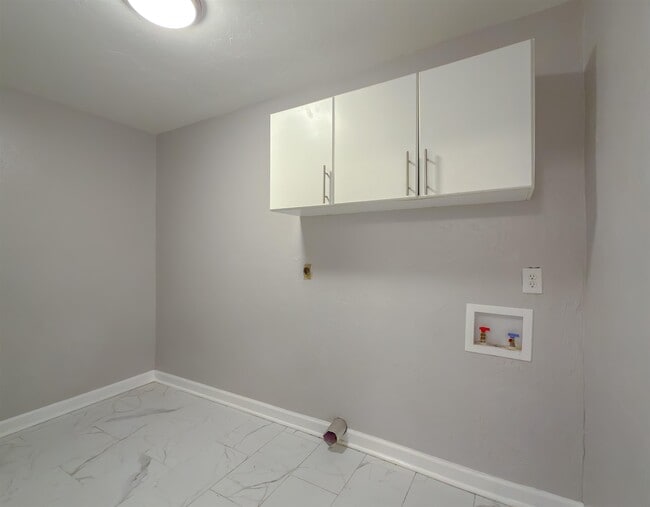 Building Photo - 520 Pasco Ct