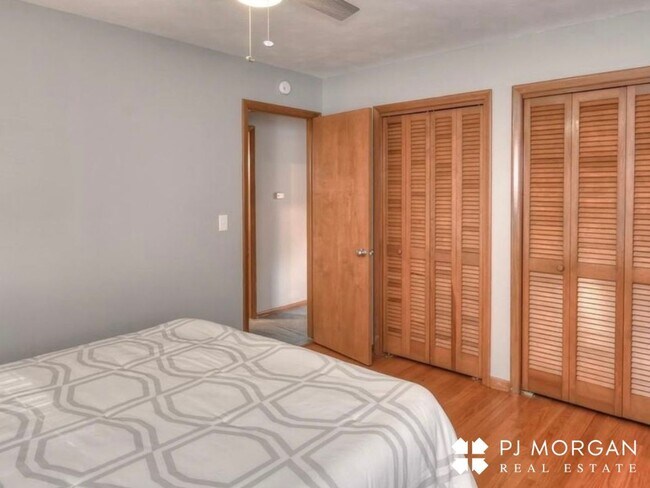 Building Photo - 4 bedroom, 3 Bathroom House