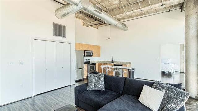 Building Photo - 1001 Belleview St