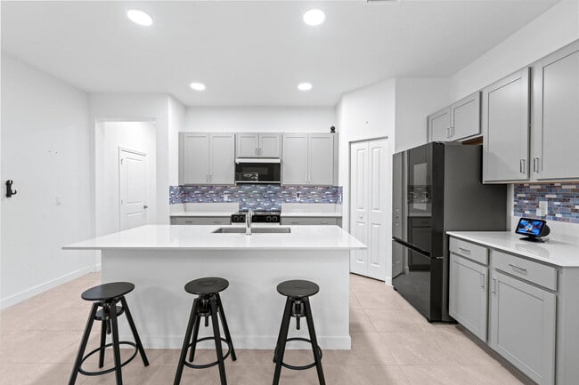 Building Photo - 4370 Pond Lily Ln