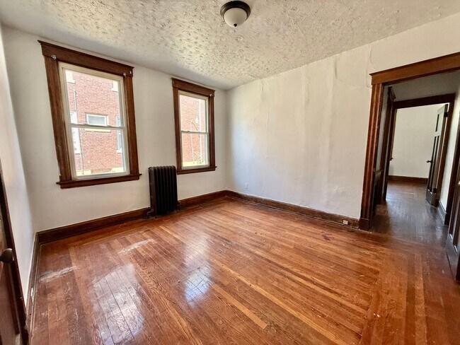 Building Photo - 548 Carplin Pl