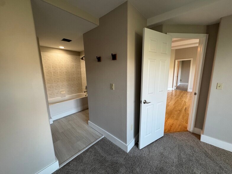 Guest Room and Bath - 180 Cook St