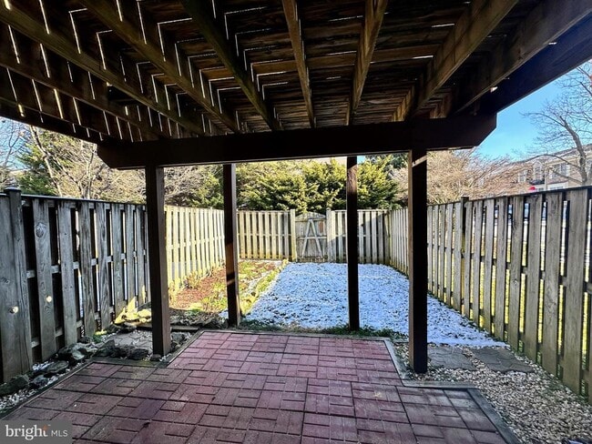 Building Photo - 42 Victoria Square