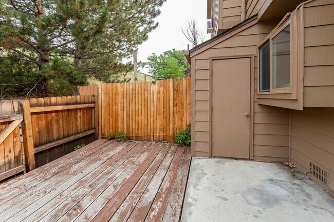 Building Photo - 6853 Mountain Top Ln