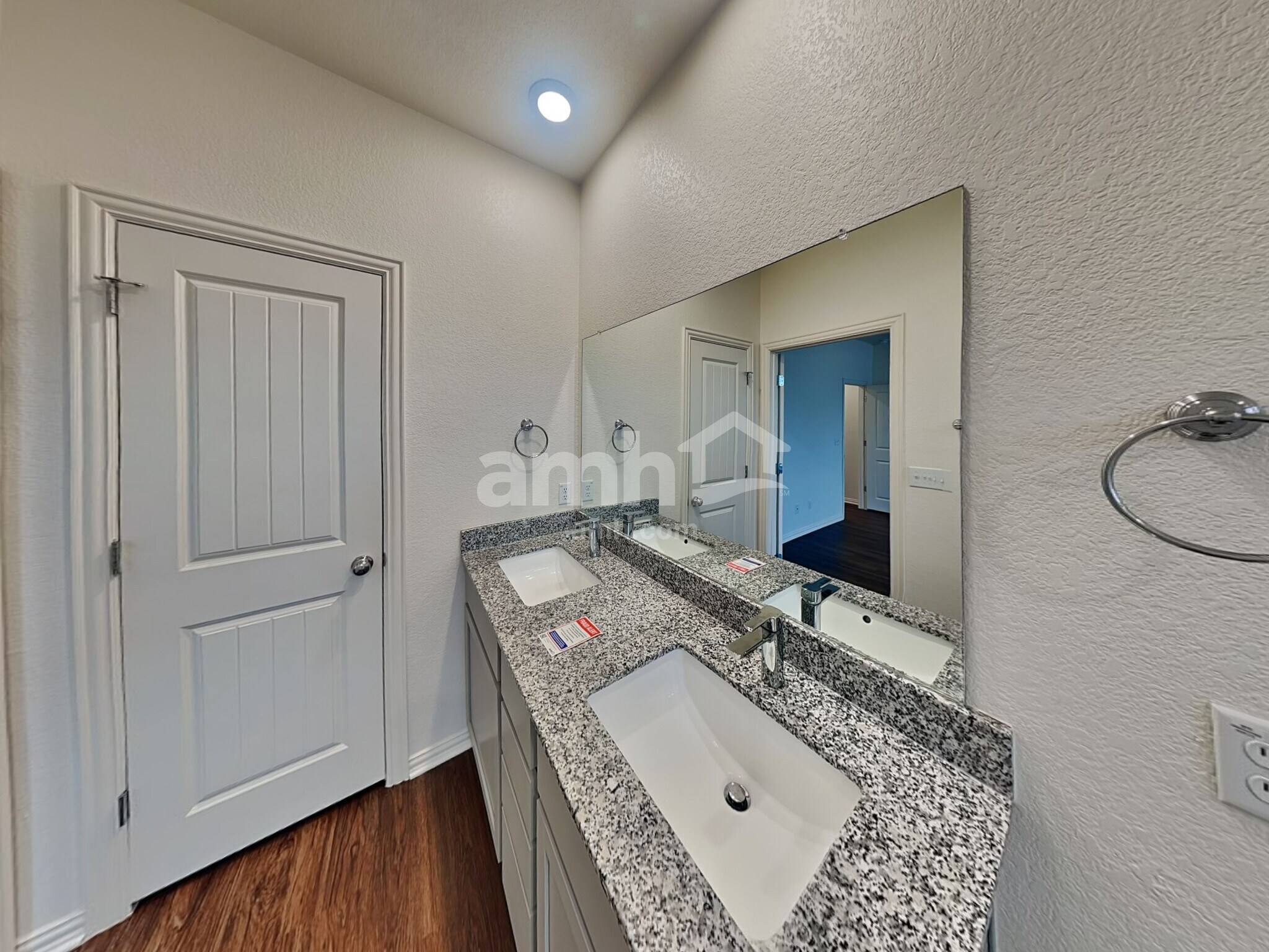 Building Photo - 2718 Wolfcreek