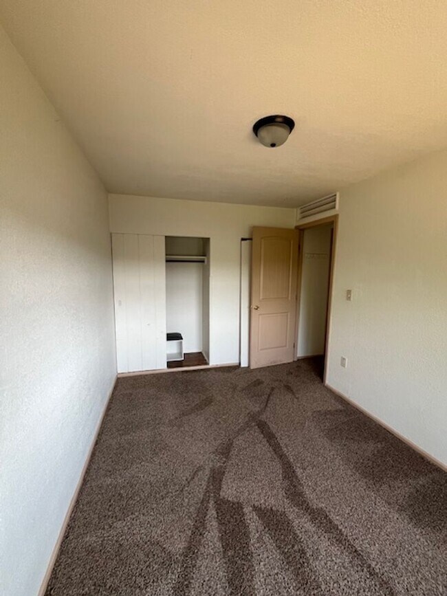 Building Photo - Sheridan duplex bremerton