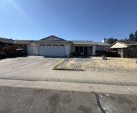 Building Photo - Located in a great neighborhood 4Bdm 2Ba H...
