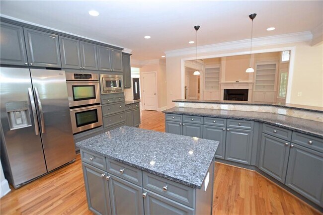 Building Photo - 76 Creekside Park Dr
