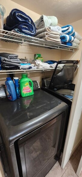 Building Photo - 1051 Foxfire Ln