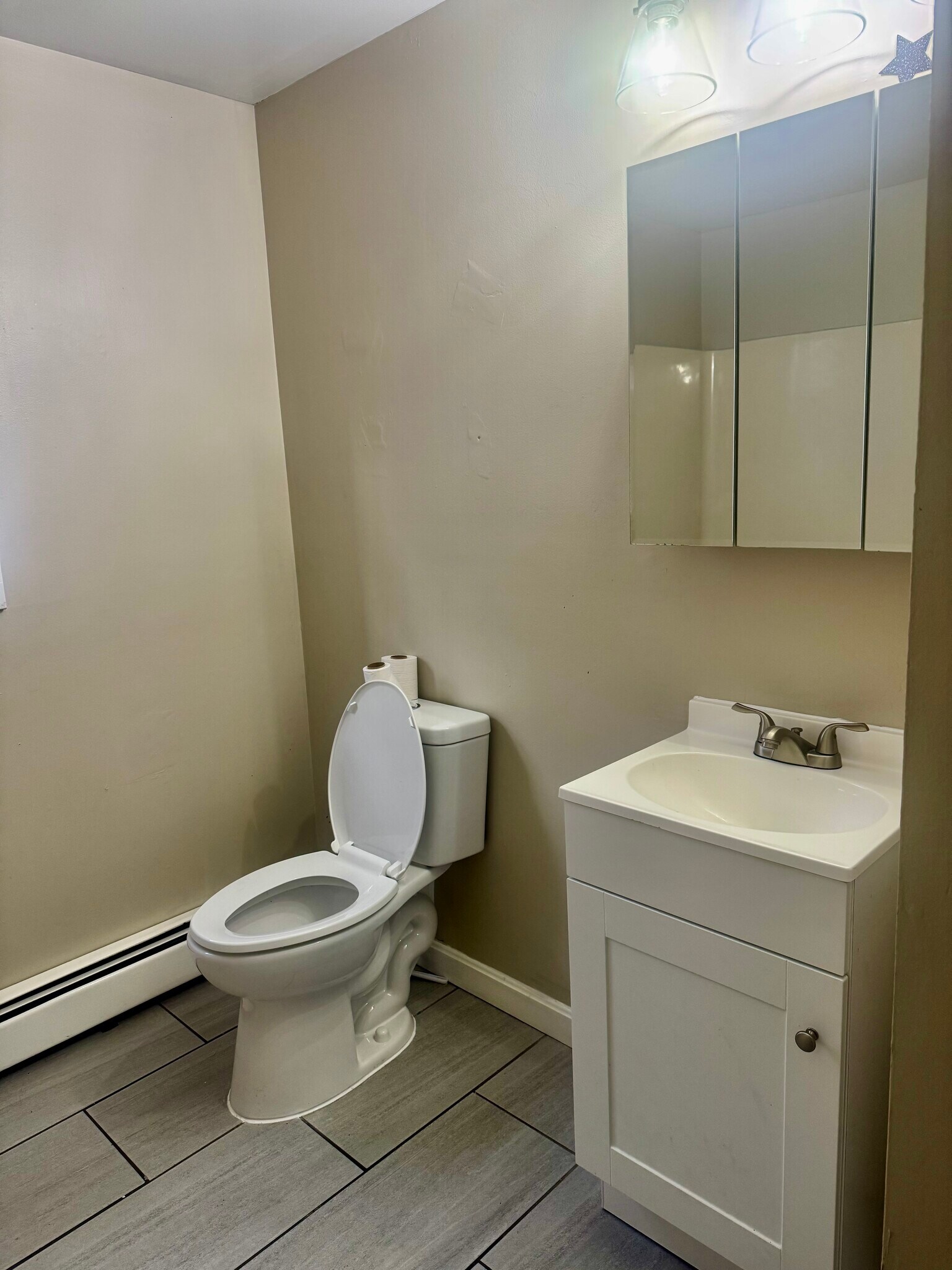 Building Photo - 56 Hyacinth St