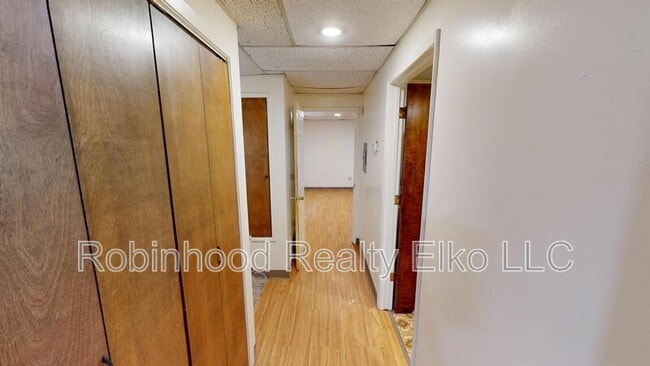 Building Photo - 674 1/2 N. Cedar Street