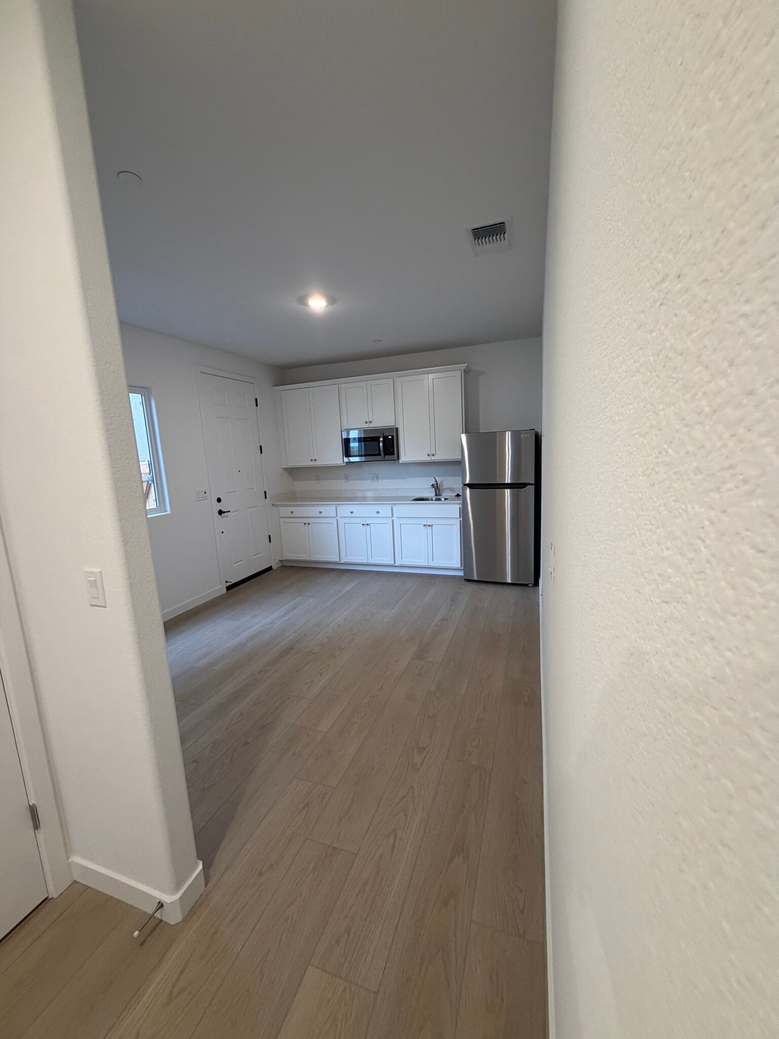 Building Photo - 10933 Admiral Cove Way