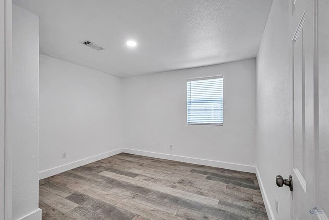 Building Photo - 1607 Butternut Ln