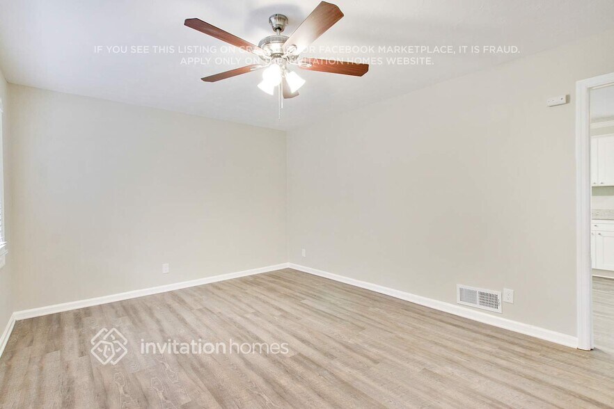 Building Photo - 4596 Sahara Dr SW