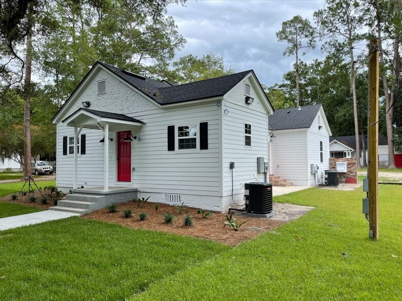 1112-B North Toombs Street Front View - 1112 N Toombs St