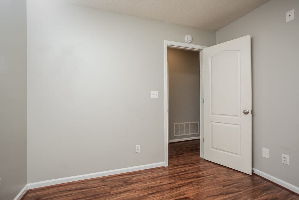 Building Photo - 1329 Annesdale Dr