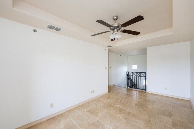 Building Photo - 10510 Sandia Dr