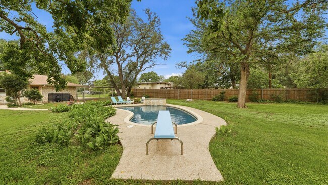 Building Photo - Beautiful Home on Nearly an Acre in Helotes with Pool, Office & No HOA