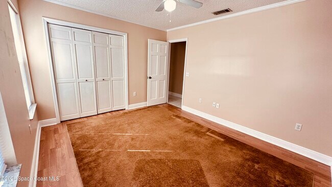 Building Photo - 301 Nesbitt St