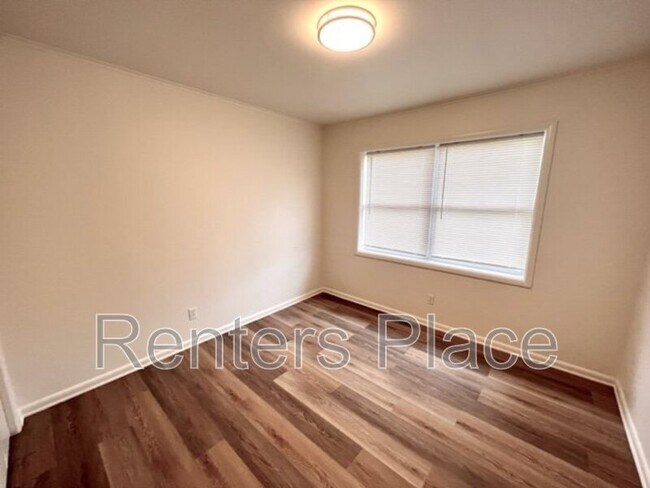 Building Photo - 4616 E 46th St
