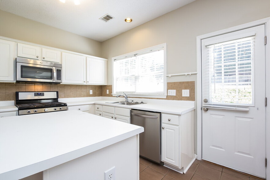 Building Photo - 3038 Donamire Ct NW