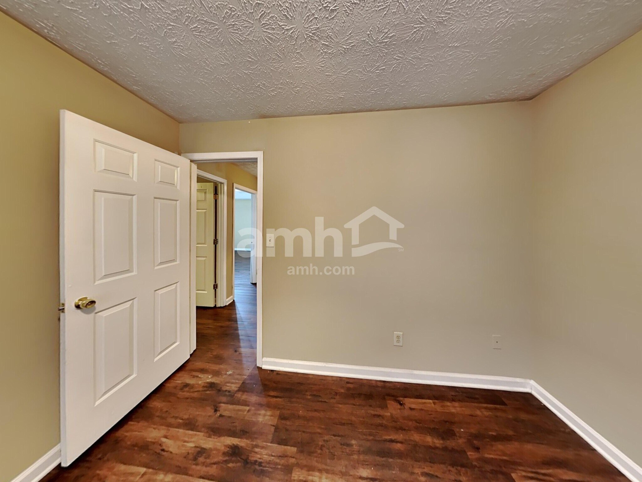 Building Photo - 251 Stewart Dr