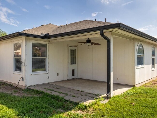 Building Photo - 222 Killian Loop