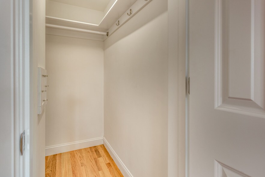 Building Photo - 249 Washington St