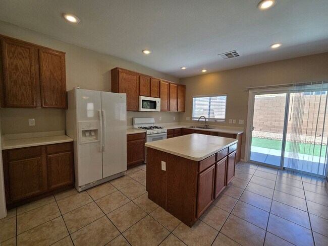 Building Photo - A Stunning 4 Bedroom Home in South West La...