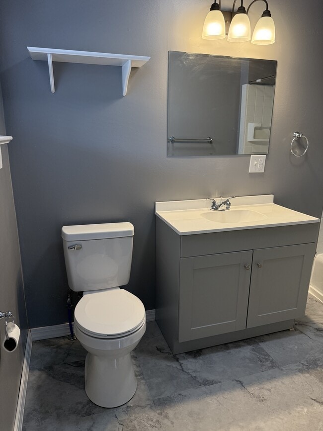 Building Photo - 926 W Water St