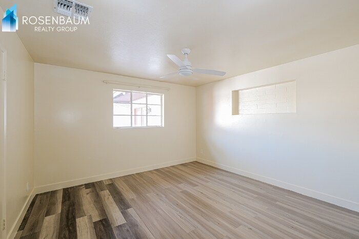 Building Photo - 2609 W McLellan Blvd