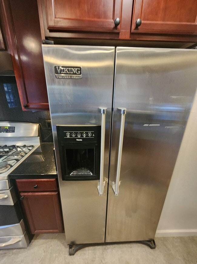 Building Photo - New to the Rental Market! Custom 3 Bdrm Hm w/Garage