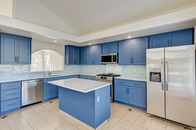 Building Photo - Tri-Level Home with Pool & Spa in Henderson, 89074