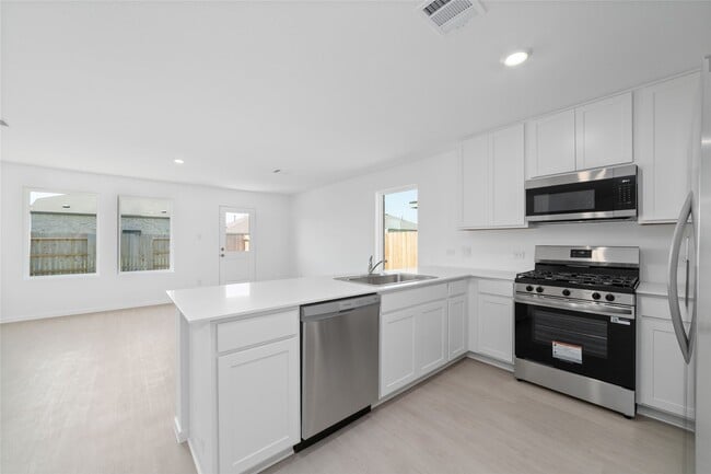 Building Photo - 3028 Huntersville Dr