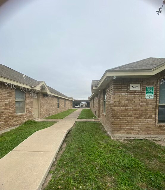 Building Photo - 2407 Moonlight Ln