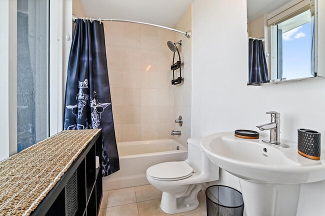 Building Photo - 60 SW 13th St