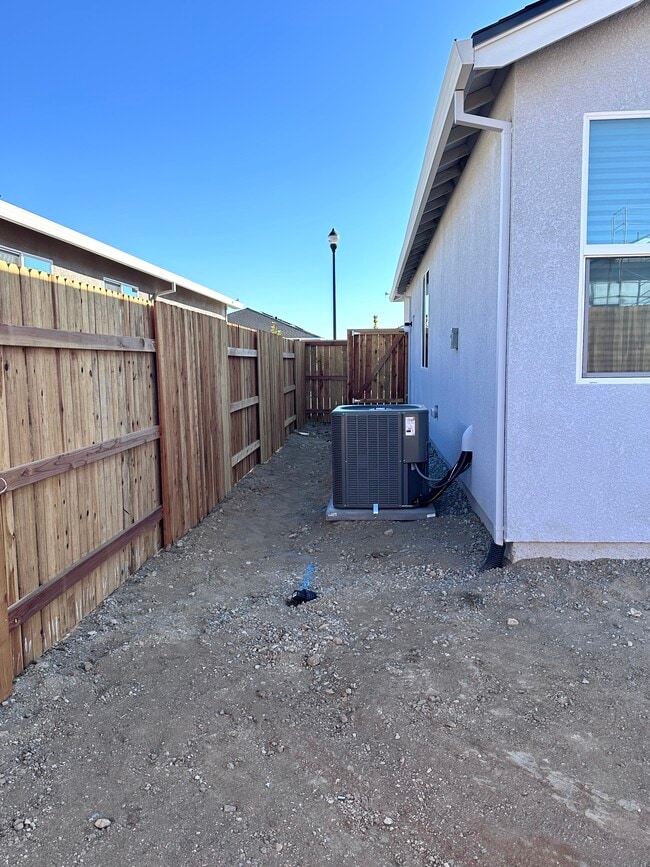 Building Photo - 8024 Pasadena Dr