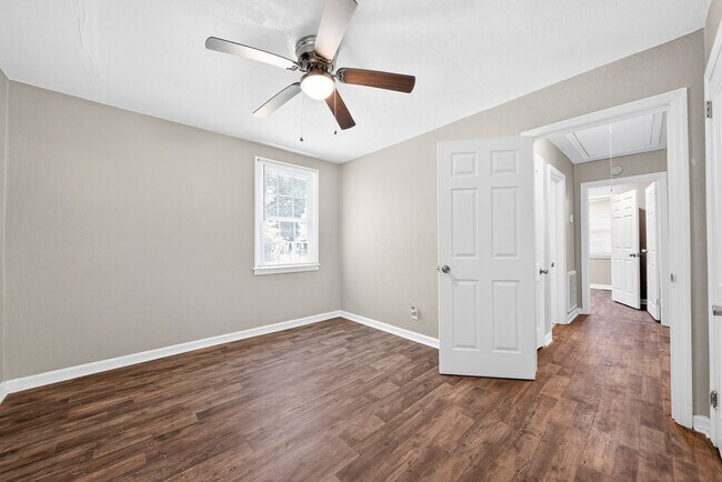 Building Photo - 2848 Blan St