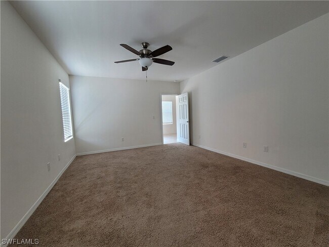 Building Photo - 1230 NW 19th St