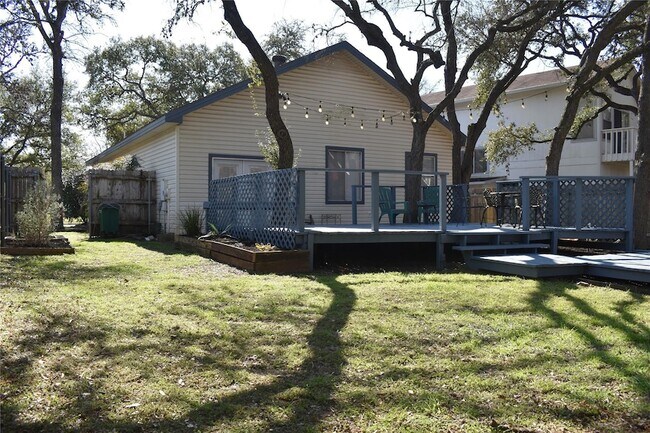 Building Photo - 3019 Rochelle Dr