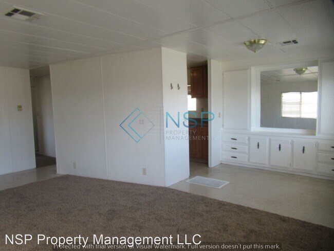 Building Photo - 2 br, 1.5 bath House - 3138 Lake Drive