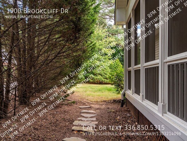 Building Photo - 1900 Brookcliff Dr